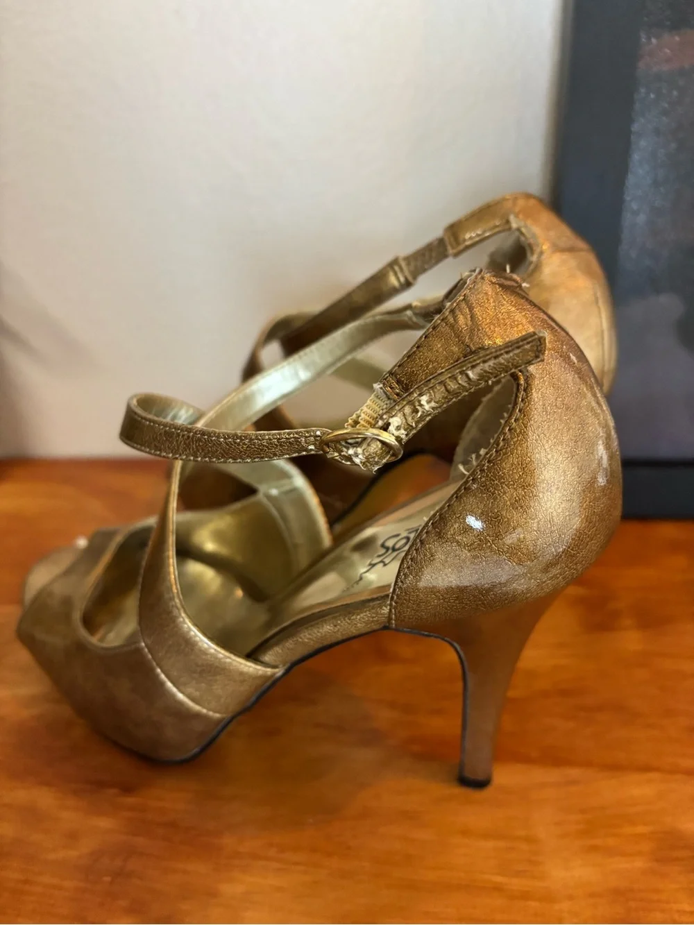 Carlos Santana Gold Metallic Platform Peep Toe Heels 2008